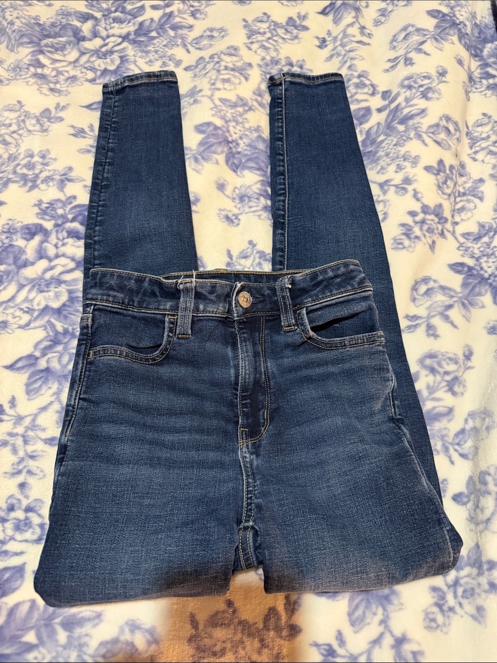 American Eagle Outfitters Mid-Rise Indigo Skinny Jeans